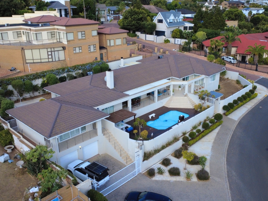 5 Bedroom Property for Sale in Plattekloof 2 Western Cape